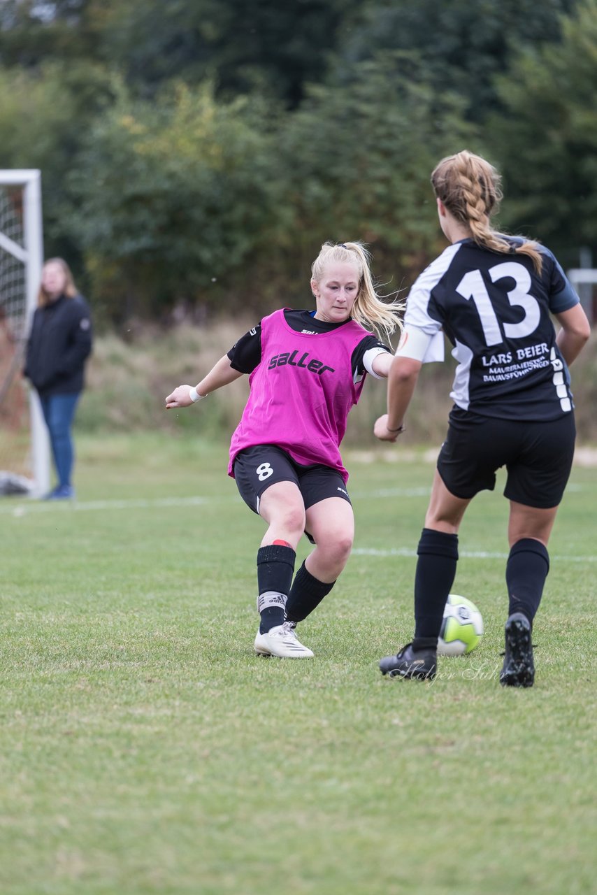 Bild 330 - Frauen Grossenasper SV - SV Steinhorst/Labenz : Ergebnis: 1:3